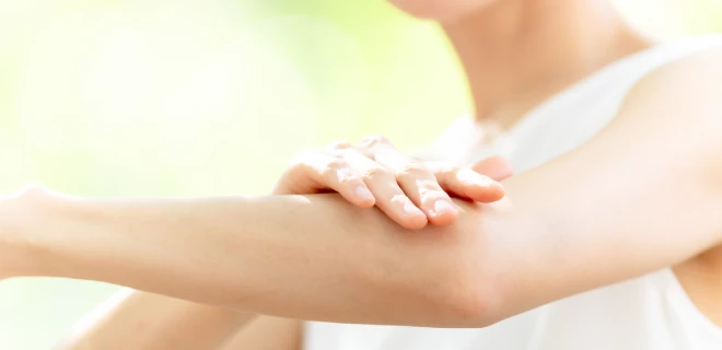 医薬品を中心に、“健康産業を通じて社会に貢献”するイメージ